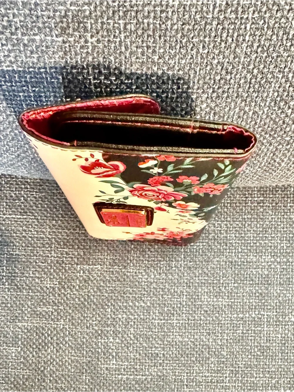 Disney Lounge Fly Winnie the Pooh, piglet,embroidered flowers,Pink,Cream wallet